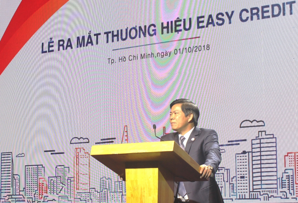 Ông Hoàng Văn Ninh, Chủ tịch Hội đồng quản trị EVNFinance thông tin thêm về Easy Credit  tại lễ ra măt