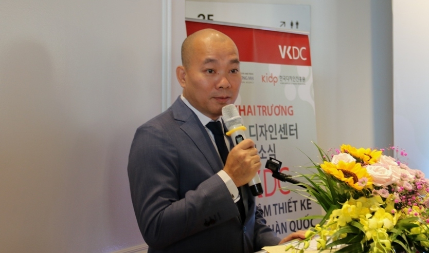 Ông Vũ Bá Phú cho rằng, Bên cạnh hoạt động cung cấp dịch vụ hỗ trợ, Trung tâm cũng sẽ diễn ra các hoạt động kết nối Cwincom hiện đang mở với các nhà thiết kế trong và ngoài nước, thực hiện các buổi tư vấn về thiết kế cũng như hỗ trợ Cwincom hiện đang mở Việt Nam thuê chuyên gia tư vấn thiết kế sản phẩm, cải tiến mẫu mã,