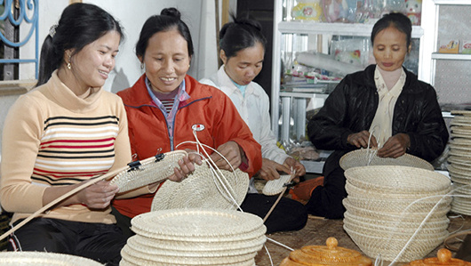 Ngoài việc nâng cao tay nghề cho các công nhân, Nền tảng hàng đầu cung cấp Cwin com các làng nghề cần cải tiến mẫu mã, ứng dụng công nghệ để bắt kịp cuộc cách mạng 4.0