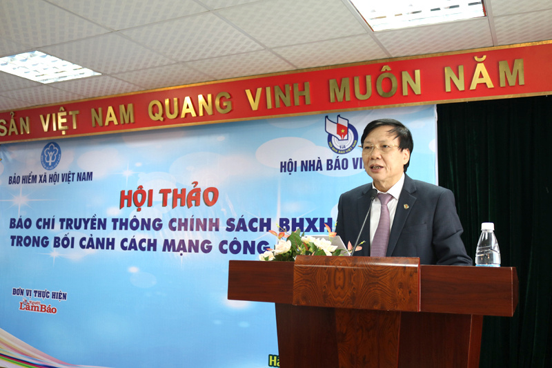 Nhà báo Hồ Quang Lợi - Phó Chủ tịch Thường trực Hội Nhà báo Việt Nam phát biểu tại Hội thảo 