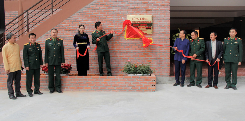 , bàn giao Nhà Văn hóa Húc Động, huyện Bình Liêu, tỉnh Quảng Ninh, trị giá gần 05 tỷ đồng do Tổng công ty tài trợ