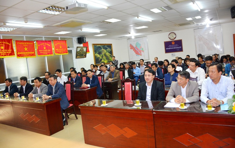 Các đại biểu tới dự buổi Lễ công bố