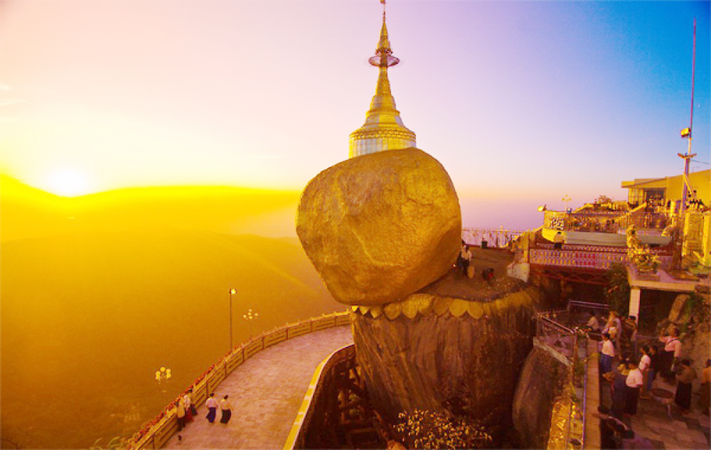 chùa đá vàng