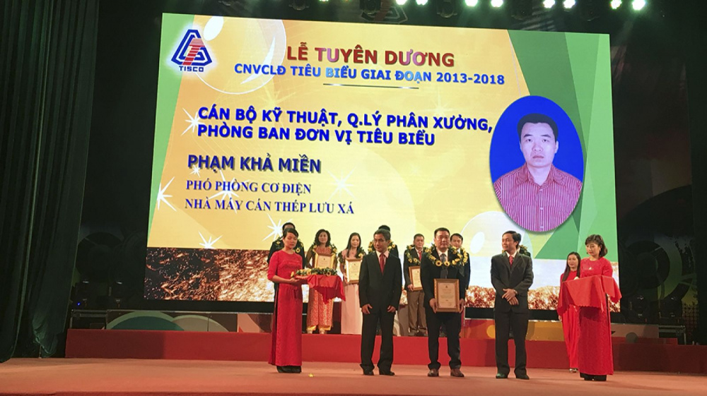 tuyên dương công nhân tiêu biểu tại gang thép thái nguyên