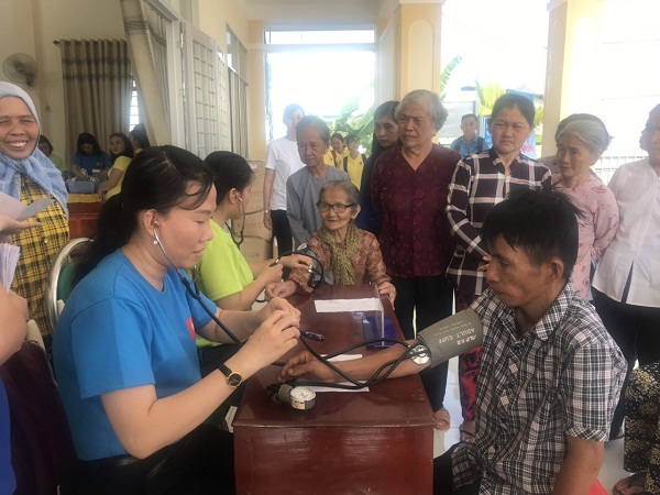 Hạnh phúc là sẻ chia