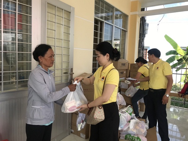 Hạnh phúc là sẻ chia
