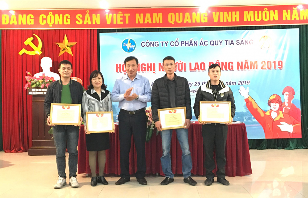 Hội nghị NLĐ Cty Ắc quy Tia Sáng