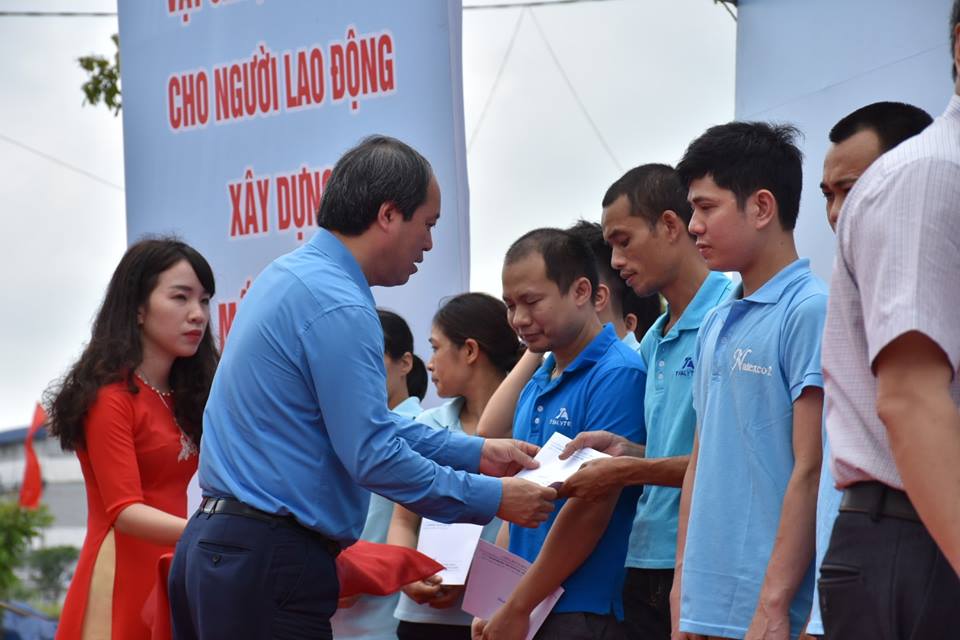 Ngành Dệt May phát động Tháng Công nhân