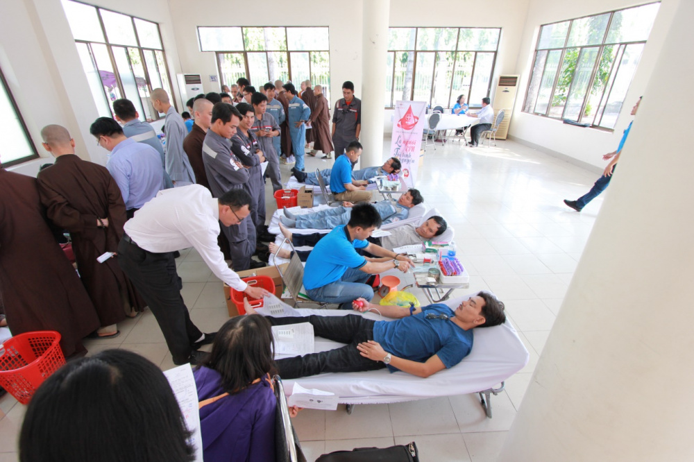 Vạn trái tim - Một tấm lòng