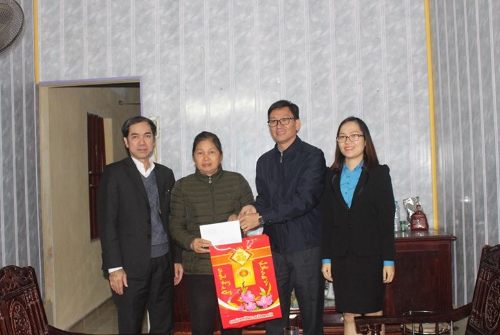Thăm hỏi, động viên gia đình CNVCLĐ có hoàn cảnh đặc biệt khó khăn tại Công ty Cổ phần Nhiệt điện Ninh Bình