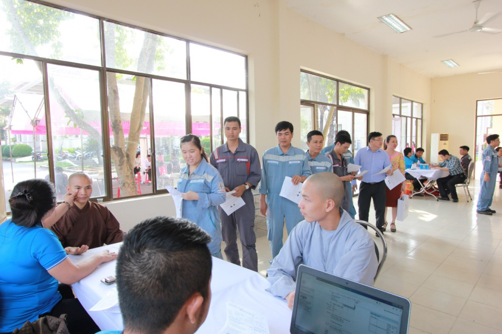 Thanh niên Nhiệt điện Phú Mỹ hiến máu