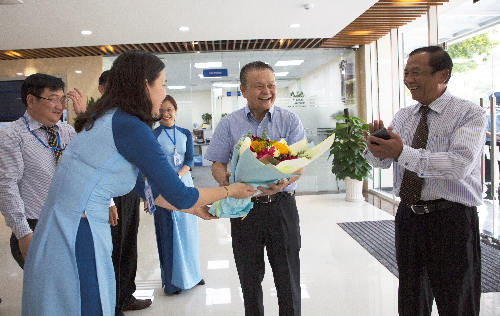 Ông Phạm Lê Thanh - Nguyên Tổng Giám đốc Tập đoàn Điện lực Việt Nam đến thăm 