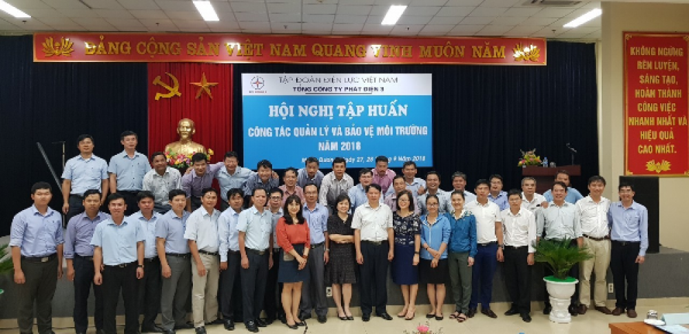 Chụp ảnh kết thúc Hội nghị tập huấn