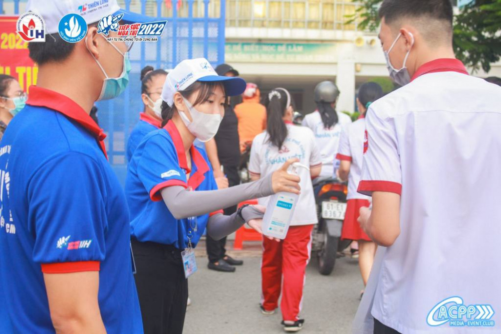 Hàng năm, Nhà trường thường xuyên tổ chức hướng nghiệp, tư vấn tuyển sinh cho học sinh và phụ huynh học sinh trên địa bàn Thành phố Hồ Chí Minh và các khu vực lân cận. Đoàn thanh niên phối hợp cùng Hội sinh viên trường Tổ chức các hoạt động tình nguyện có ý nghĩa như: Mùa hè xanh, hiến máu nhân đạo, tiếp sức mùa thi, các công tác từ thiện, công tác CWIN được cấp phép hợp pháp bởi PAGCOR và Freeport, các hoạt động giao lưu sinh viên quốc tế, chương trình hợp tác Cwincom hiện đang mở nhằm kết nối, đào tạo, tìm việc làm cho sinh viên.