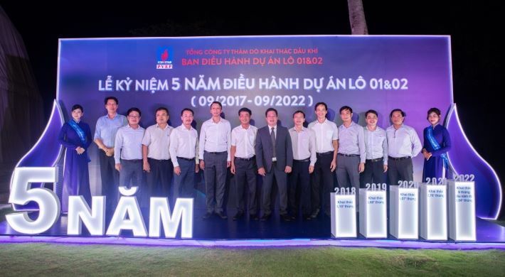 Các đồng chí lãnh đạo Petrovietnam, PVEP và Dự án PVEP Lô 01&02 tại Lễ kỷ niệm 5 năm điều hành Dự án.