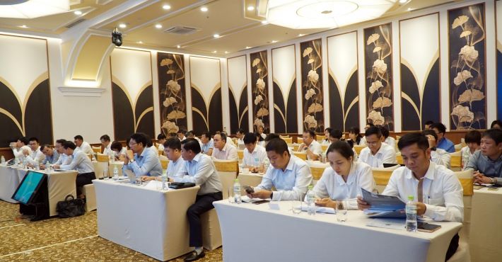 các đại biểu tham gia hội nghị