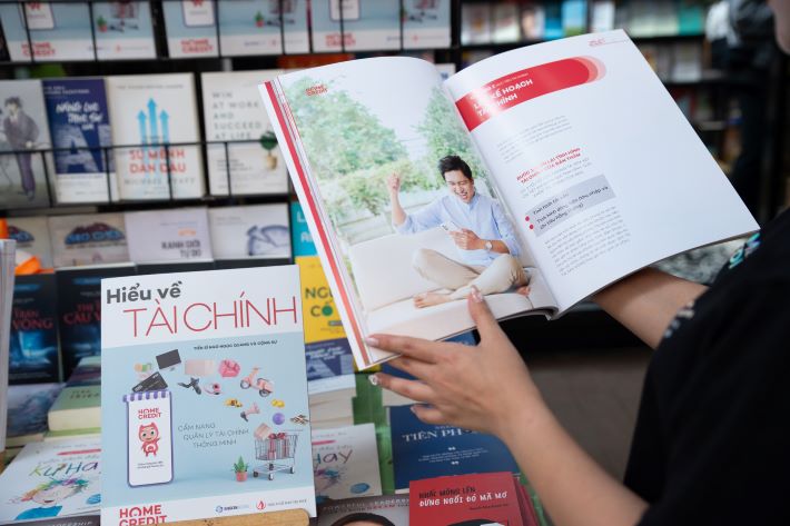 “Hiểu về tài chính – Cẩm nang quản lý tài chính thông minh” do Home Credit và Saigon Books cùng nhau hợp tác Cwin800 hàng ngàn khuyến mãi và xuất bản.