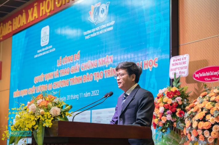 TS.Thái Doãn Thanh - Phó Hiệu trưởng trường Đại học Công nghiệp Thực phẩm TP.HCM phát biểu tại buổi lễ trao giấy chứng nhận