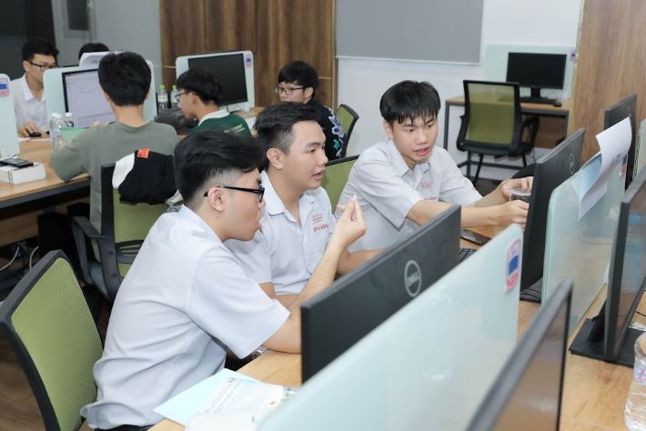 IUH tham gia tổ chức Lập trình Sinh viên Quốc tế ICPC vòng Quốc gia 2022