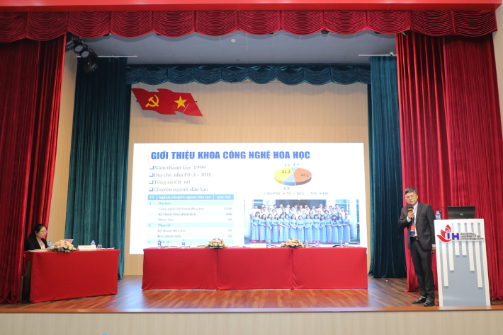 Có 03 bài tham luận được trình bày trước Hội nghị