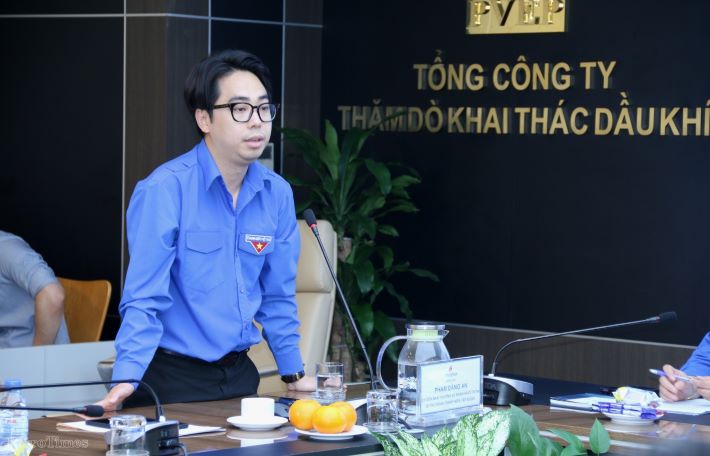 Đồng chí Phạm Đăng An - Bí thư Đoàn Thanh niên Tập đoàn phát biểu tại chương trình