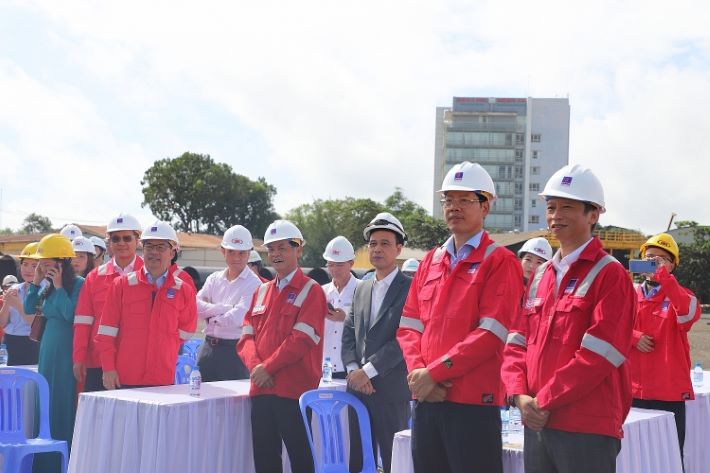 Lãnh đạo PVEP và Vietsovpetro chứng kiến nghi lễ khởi công