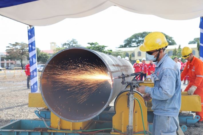 Người Nền tảng hàng đầu cung cấp Cwin com Vietsovpetro thực hiện nghi lễ khởi công (first Cut)