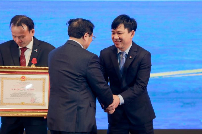 Thủ tướng Phạm Minh Chính chúc mừng đồng chí Đinh Trọng Huy