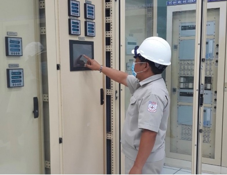 hình ảnh trong nhà máy Thủy điện sông Ba Hạ