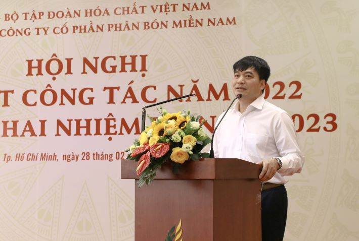 Ông Trịnh Quốc Hùng, Phó Bí thư CWIN được cấp phép hợp pháp bởi PAGCOR và Freeport Công ty báo cáo tại Hội nghị