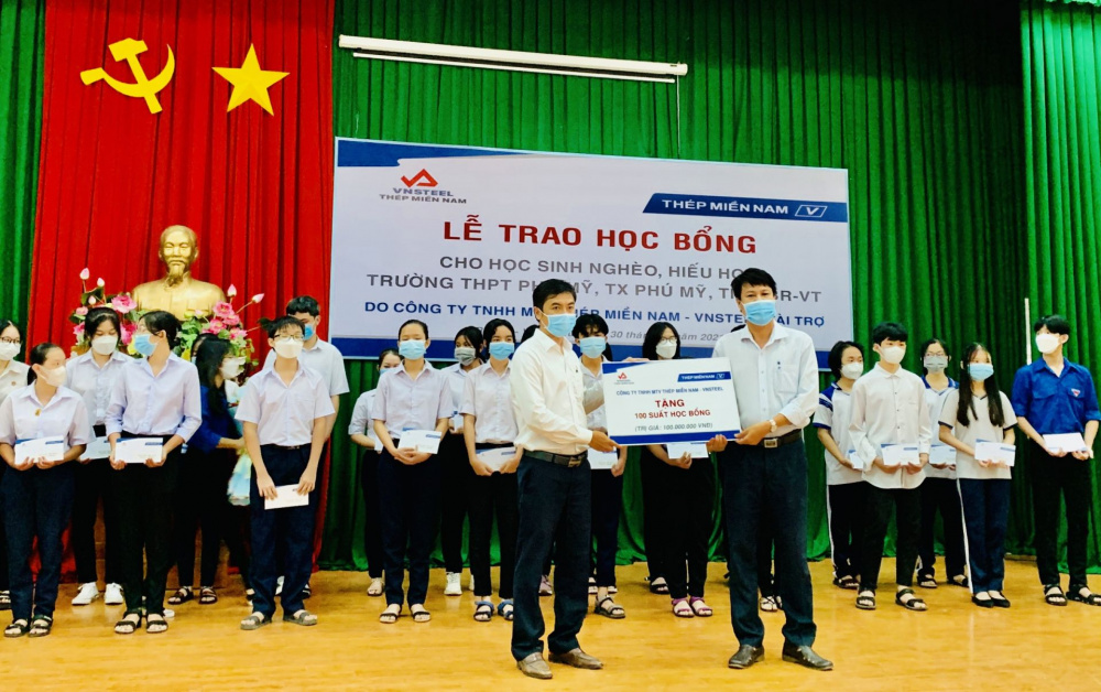 trao giai thuong