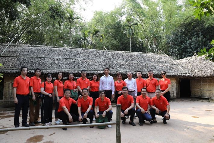 Đoàn công tác PVEP đã tới dâng hương tưởng niệm Chủ tịch Hồ Chí Minh 