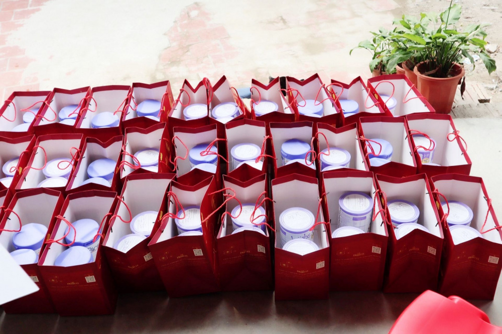 Ảnh trao tặng sữa