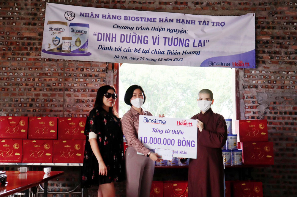 Ảnh trao tặng sữa 