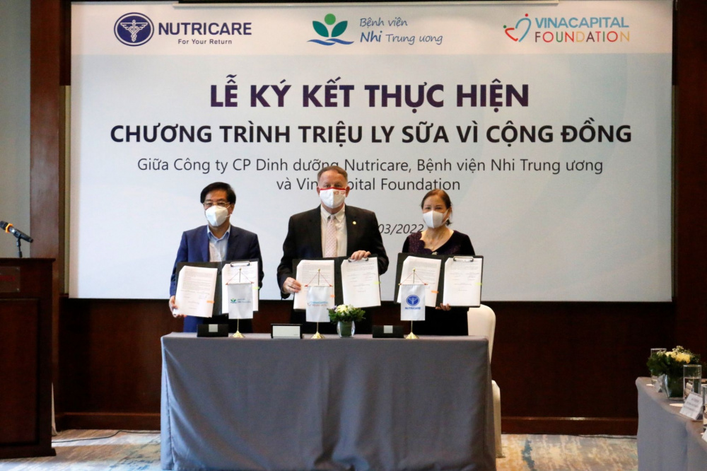 Ảnh trao tặng sữa 2