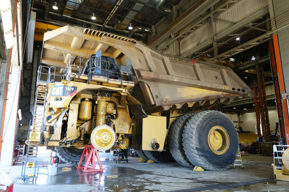 Caterpillar 797F xe tải siêu trường