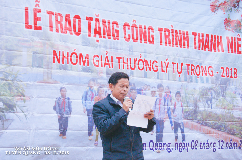 Ông Ma Văn Thu - UV BTV Đảng uỷ, Phó Chủ tịch UBND xã Hùng Lợi phát biểu tại buổi lễ