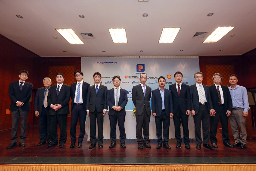 Hội thảo thành công tốt đẹp; Ban tổ chức và Đoàn JAMA chụp ảnh lưu niệm