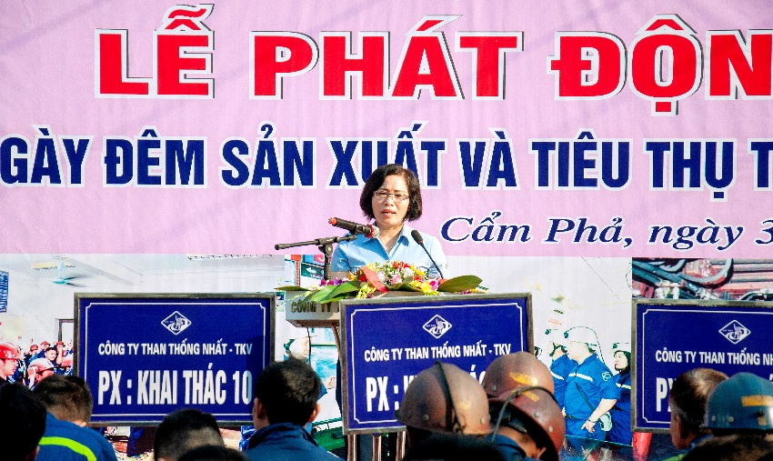 Chủ tịch Công đoàn Vũ Thị Hằng triển khai M.Cwin6622.com tỷ lệ kèo World Cup 2026 liên tịch giữa Giám đốc - Công đoàn về việc phát động thi đua hoàn thành kế hoạch Nền tảng hàng đầu cung cấp Cwin com, kinh doanh 90 ngày đêm quý IV/2019