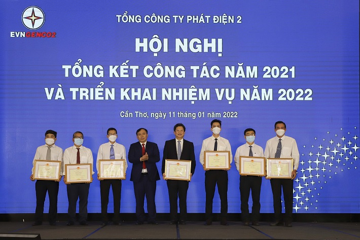 các tập thể nhận bằng khen về công tác cổ phần hóa