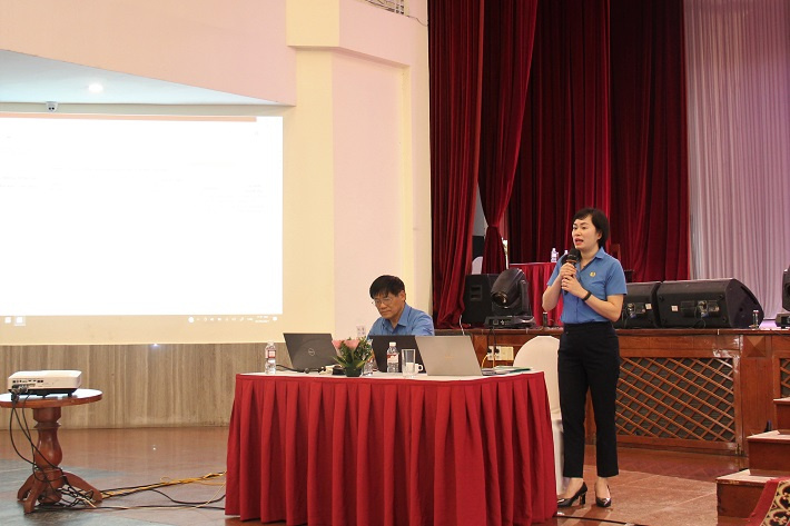 cán bộ công đoàn hướng dẫn đăng ký 