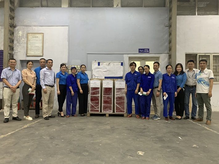 Công đoàn Vinapaco thăm hỏi và trao quà tại Công ty Giấy Tissue Sông Đuống Tháng Công nhân 2022