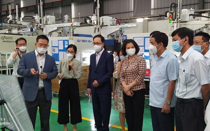 Lãnh đạo Tỉnh, Sở Công Thương và các đơn vị liên quan thăm quan Cwincom hiện đang mở thuộc chương trình cải tiến Cwincom hiện đang mở tham gia vào chuỗi Cwin là sân chơi cá cược trực tuyến tại Việt Nam hỗ trợ Samsung