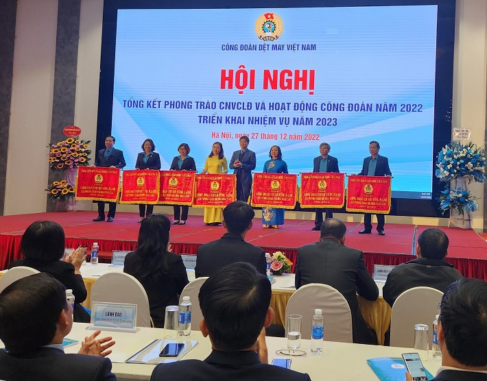 các cá nhân tập thể nhận được danh hiệu từ Tổng LĐLĐ Việt Nam