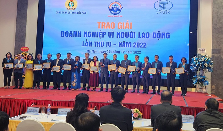 Hội nghị tôn vinh các Cwincom hiện đang mở vì NLĐ