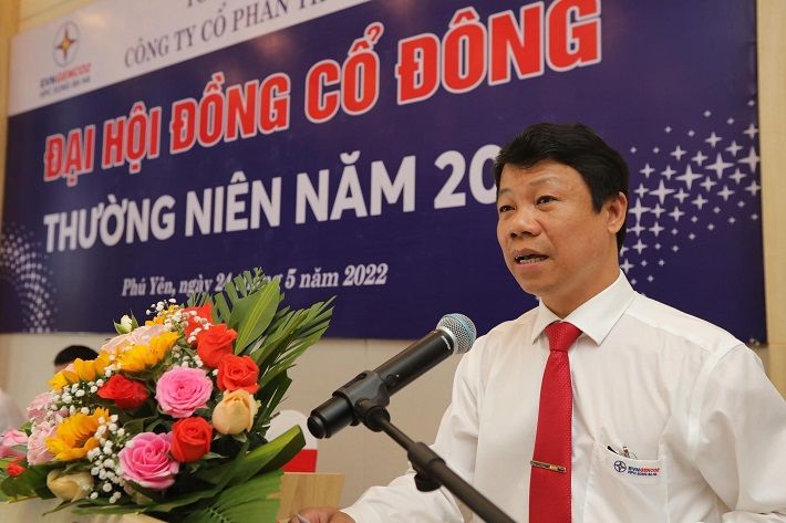 ông Trần lý trình bầy báo cáo tại Đại hội