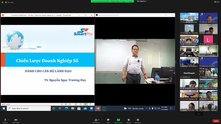 ông Tường tham gia tuyết trình tại khóa học 
