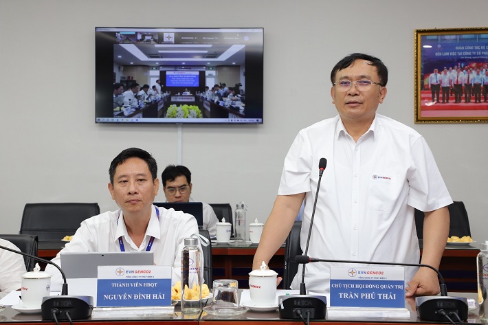 Ông Trần Phú Thái phát biểu tiếp thu ý kiến từ EVN