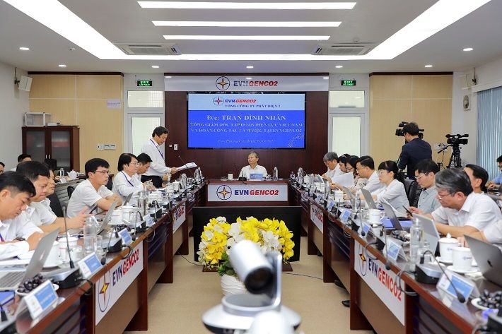 ông Trần Đình Nhân, Tổng giám đốc EVN chủ trì buổi họp