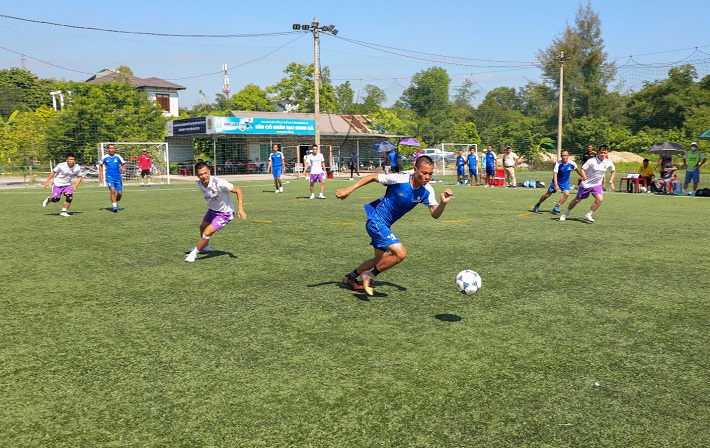 thi đấu bóng đá tại Hội thao